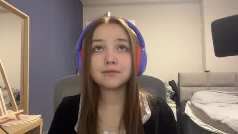 Luna Vale online show from June 2026 07:08:01 PM