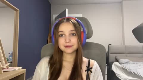 Luna Vale online show from July 2026 06:13:01 PM