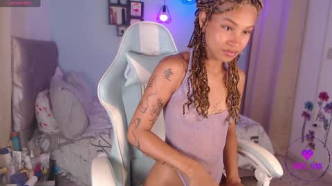 Snapshot of peggy_funn chatting on December 2024 01:22:01 AM peggy-funn online show from December 2024 01:22:01 AM