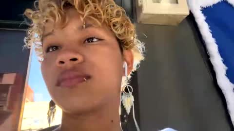 Snapshot of peggy_funn chatting on January 2025 02:13:01 PM peggy-funn online show from January 2025 02:13:01 PM