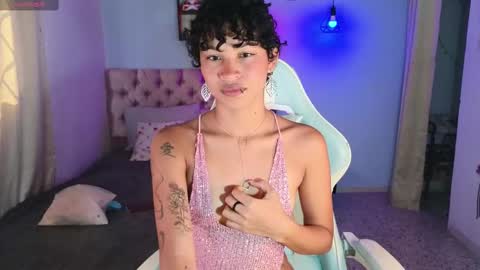 Snapshot of peggy_funn chatting on February 2025 06:53:01 PM peggy-funn online show from February 2025 06:53:01 PM