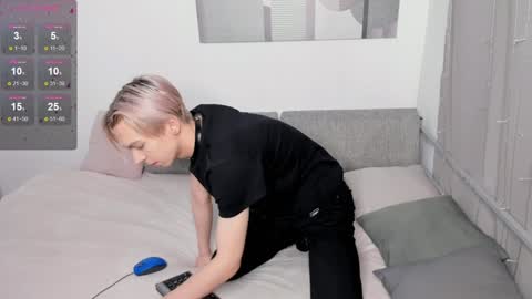 Snapshot of peggypierce chatting on December 2024 06:29:01 AM Leo online show from December 2024 06:29:01 AM