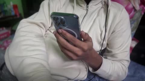 Snapshot of pencilchor chatting on January 2025 07:40:01 PM pencilchor online show from January 2025 07:40:01 PM