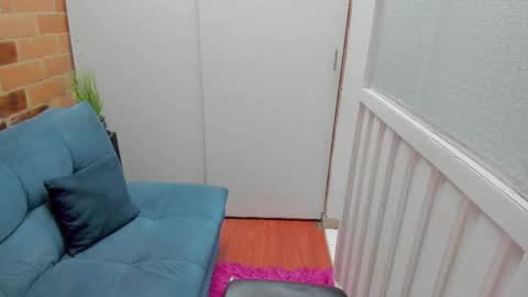 Penelope online show from November 2025 07:18:02 PM