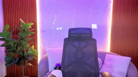 Snapshot of penelopevg chatting on December 2025 07:54:02 PM Penelope online show from December 2025 07:54:02 PM