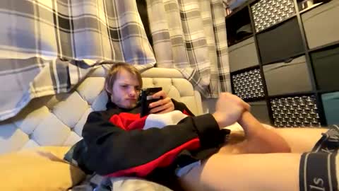 Penguin online show from September 2025 09:58:01 PM