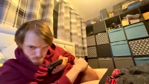 Penguin online show from October 2025 12:28:02 AM