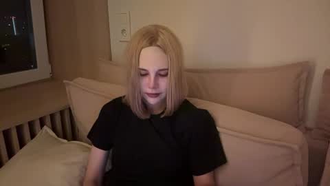 Snapshot of pennilinko chatting on May 2026 10:17:01 PM Alya online show from May 2026 10:17:01 PM