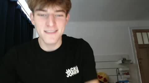 cutebelgianboy online show from December 2024 01:07:02 PM