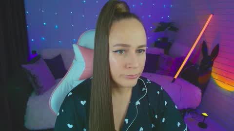 Dia  online show from September 2025 08:11:02 PM