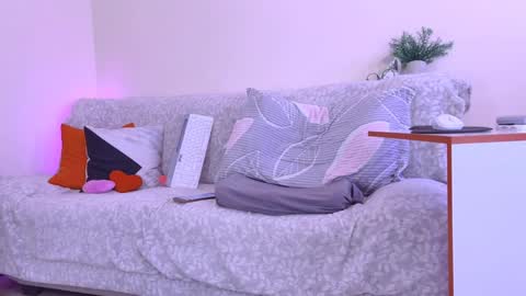 Snapshot of pepper_corn chatting on November 2025 08:36:01 AM Olga and Kirill online show from November 2025 08:36:01 AM