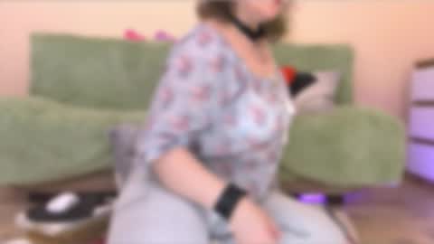 Snapshot of pepper_corn chatting on April 2026 12:03:02 PM Olga and Kirill online show from April 2026 12:03:02 PM