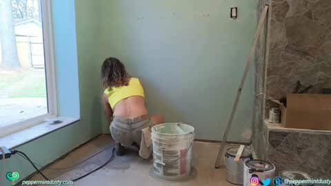 Peppermint and Dusty  online show from November 2025 07:45:02 PM