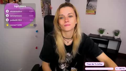 Snapshot of peppymia chatting on October 2025 07:08:02 AM Mia online show from October 2025 07:08:02 AM