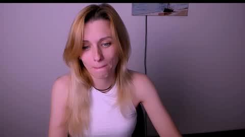 Snapshot of peppymia chatting on November 2025 06:18:01 PM Mia online show from November 2025 06:18:01 PM