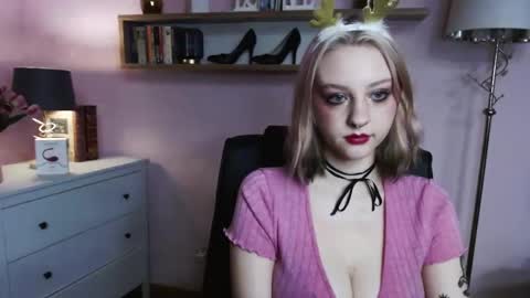 Madeline online show from December 2024 03:44:02 PM