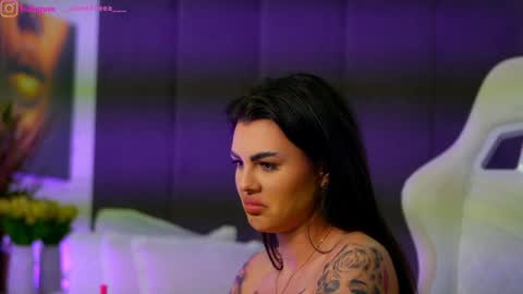 Dee online show from December 2025 05:09:02 PM