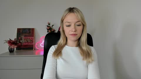 Cindy online show from December 2024 12:36:01 PM