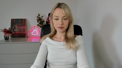 Cindy online show from December 2024 10:16:01 AM