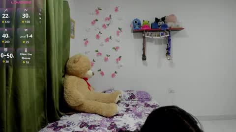 perla online show from November 2025 10:00:02 PM