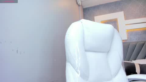 PERLA  online show from December 2024 11:07:02 PM