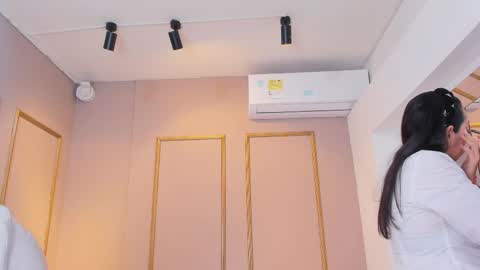 Snapshot of perlapreciosa chatting on February 2026 04:05:02 AM PerlaPreciosa online show from February 2026 04:05:02 AM