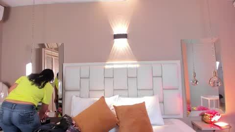 Snapshot of perlapreciosa chatting on March 2026 04:03:01 AM PerlaPreciosa online show from March 2026 04:03:01 AM