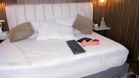 PerlaPreciosa online show from May 2026 04:33:01 PM