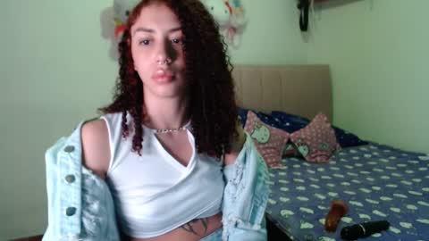 Snapshot of perlaweb_09 chatting on September 2025 10:10:02 PM perlaweb_09 online show from September 2025 10:10:02 PM