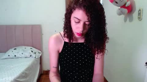 Snapshot of perlaweb_09 chatting on November 2025 08:18:02 PM perlaweb_09 online show from November 2025 08:18:02 PM