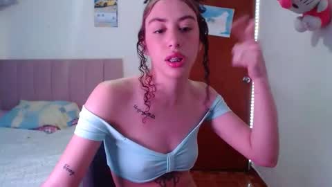 Snapshot of perlaweb_09 chatting on December 2025 09:10:02 PM perlaweb_09 online show from December 2025 09:10:02 PM