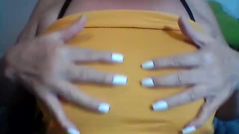perlita070822 online show from June 2026 05:05:01 AM