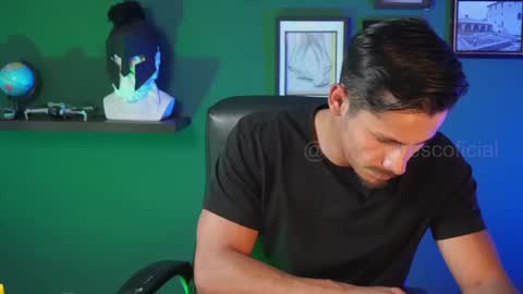 Snapshot of perseoo_88 chatting on March 2025 07:54:01 PM andres online show from March 2025 07:54:01 PM