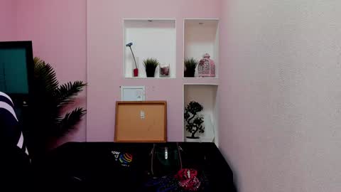 Snapshot of persinaky chatting on January 2025 08:46:02 AM horror flying on the wings of the night.... online show from January 2025 08:46:02 AM