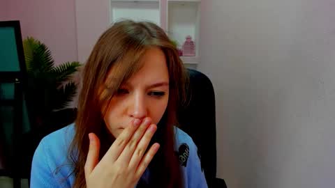 Snapshot of persinaky chatting on November 2025 10:50:02 AM horror flying on the wings of the night.... online show from November 2025 10:50:02 AM