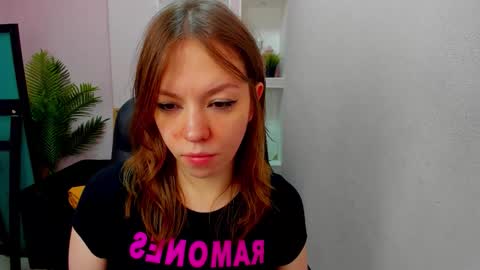 Snapshot of persinaky chatting on December 2025 08:38:02 PM horror flying on the wings of the night.... online show from December 2025 08:38:02 PM