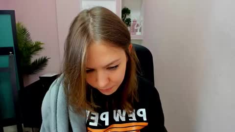 Snapshot of persinaky chatting on January 2026 05:16:01 PM horror flying on the wings of the night.... online show from January 2026 05:16:01 PM