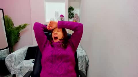 Snapshot of persinaky chatting on February 2026 04:06:02 PM horror flying on the wings of the night.... online show from February 2026 04:06:02 PM