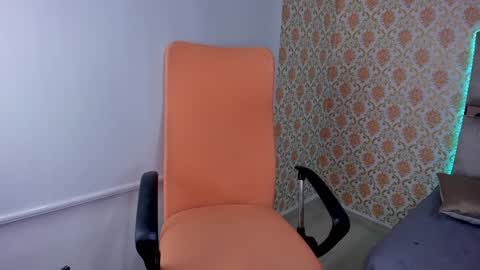 Isabella   online show from December 2024 01:15:02 AM