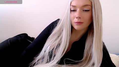 Isabella online show from April 2026 10:14:02 AM