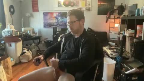 Snapshot of petehaze484617 chatting on December 2024 06:12:01 PM Pete Haze online show from December 2024 06:12:01 PM