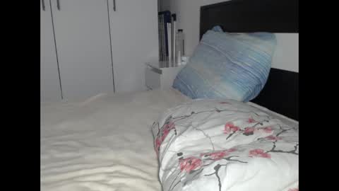 Snapshot of petite_danielle chatting on February 2026 12:12:01 PM petite_danielle online show from February 2026 12:12:01 PM