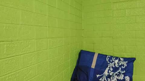 Snapshot of petite_dicklover chatting on March 2025 09:07:02 AM Yuriee online show from March 2025 09:07:02 AM