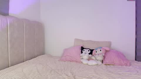 Snapshot of petite_marie_ chatting on December 2025 07:39:01 AM petite_marie_ online show from December 2025 07:39:01 AM