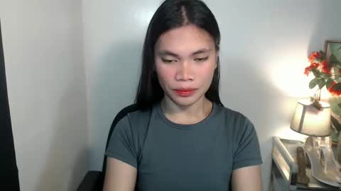 petite_pauline online show from February 2026 10:27:01 AM