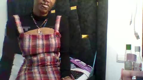 Snapshot of petite_princes chatting on December 2024 06:25:01 PM petite_princes online show from December 2024 06:25:01 PM