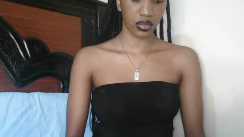 Snapshot of petite_princes chatting on March 2025 12:36:02 PM petite_princes online show from March 2025 12:36:02 PM