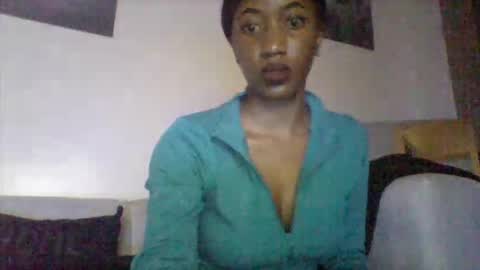 Snapshot of petite_princes chatting on September 2025 07:41:02 PM petite_princes online show from September 2025 07:41:02 PM