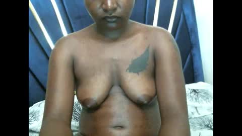 petite_shan online show from December 2025 08:29:02 AM