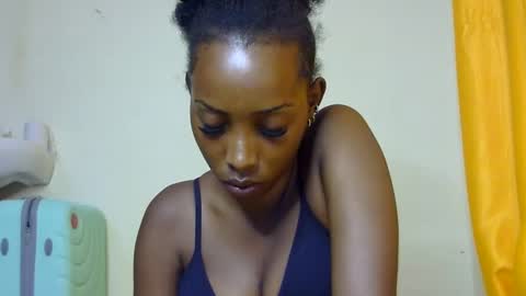 Snapshot of petite_tanya chatting on December 2024 04:46:02 PM Tanya online show from December 2024 04:46:02 PM